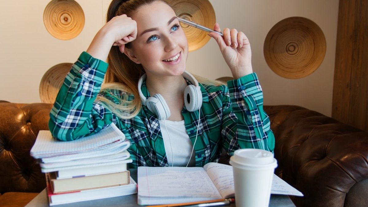 Low-Cost Business Ideas For College Students