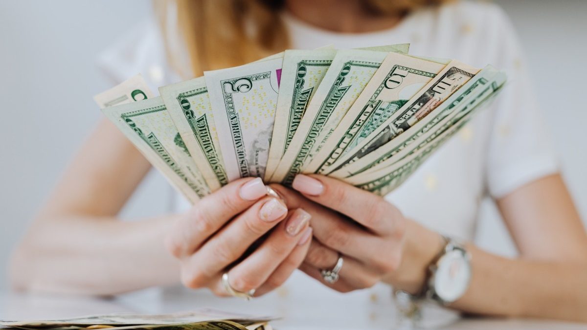 The Best Ways to Save Money with the Help of Technology