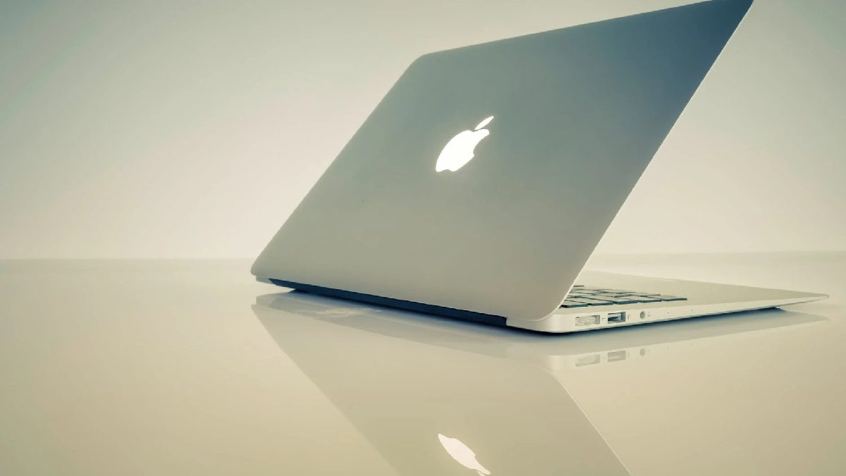 8 Common MacBook Air Problems (and How to Fix Them!)