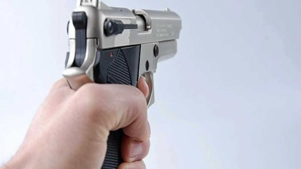 4 Reasons for Business Owners to Carry a Pistol at Work