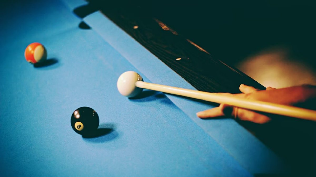 What is the Difference Between Snooker and Billiards if Both are Cue Games?