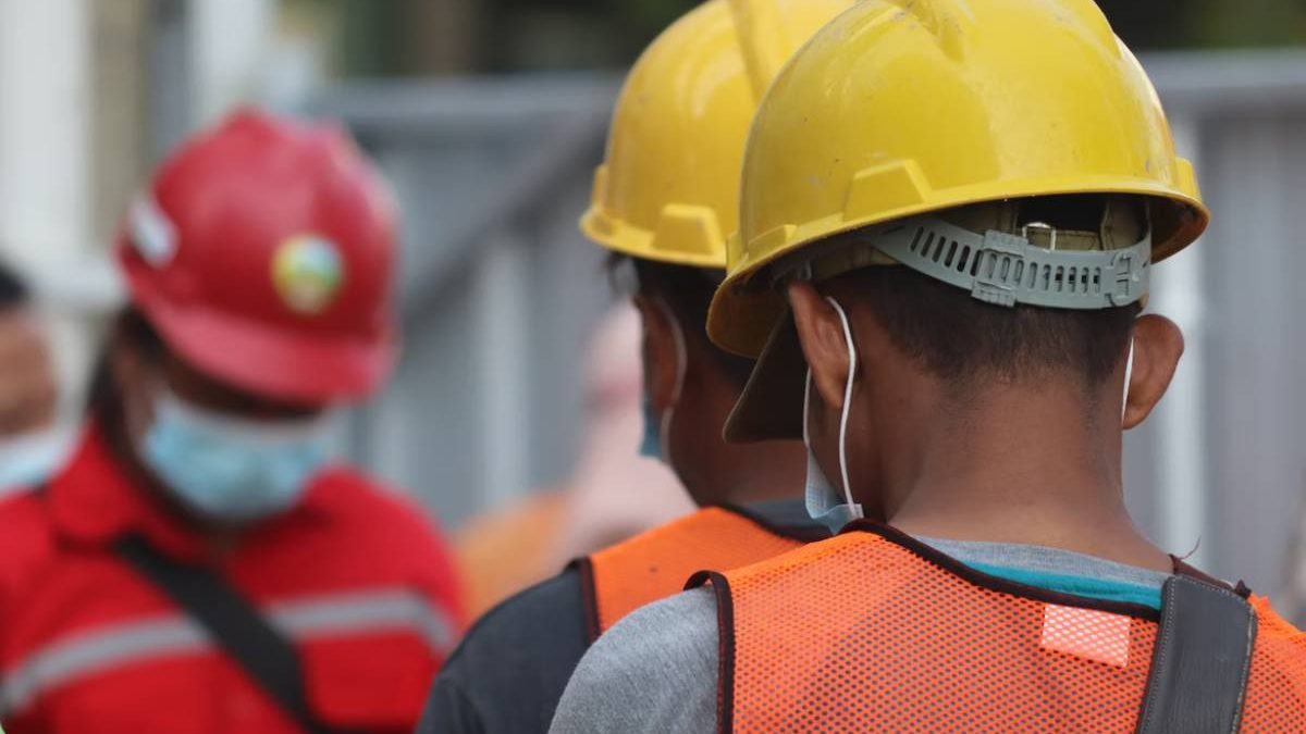 Make Company Safety a Priority With These 7 Tips