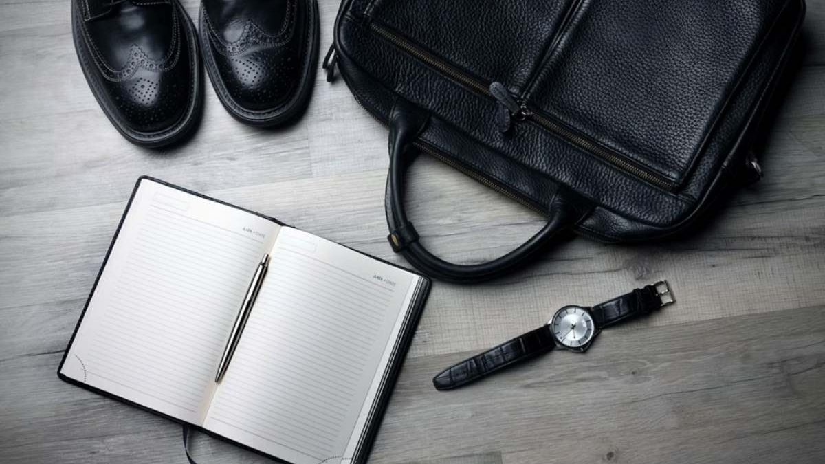 Business Trip Essentials Checklist: 5 Things to Prepare in Advance