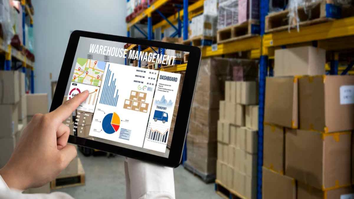 Integrating AI and IoT into Modern Warehouse Control Solutions